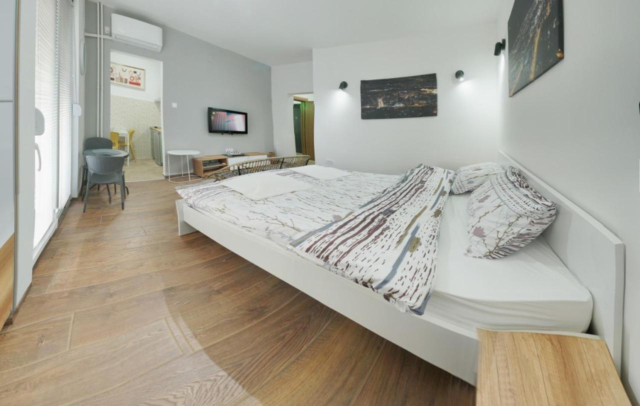 Bibi'S Apartments สโกเปีย ภายนอก รูปภาพ